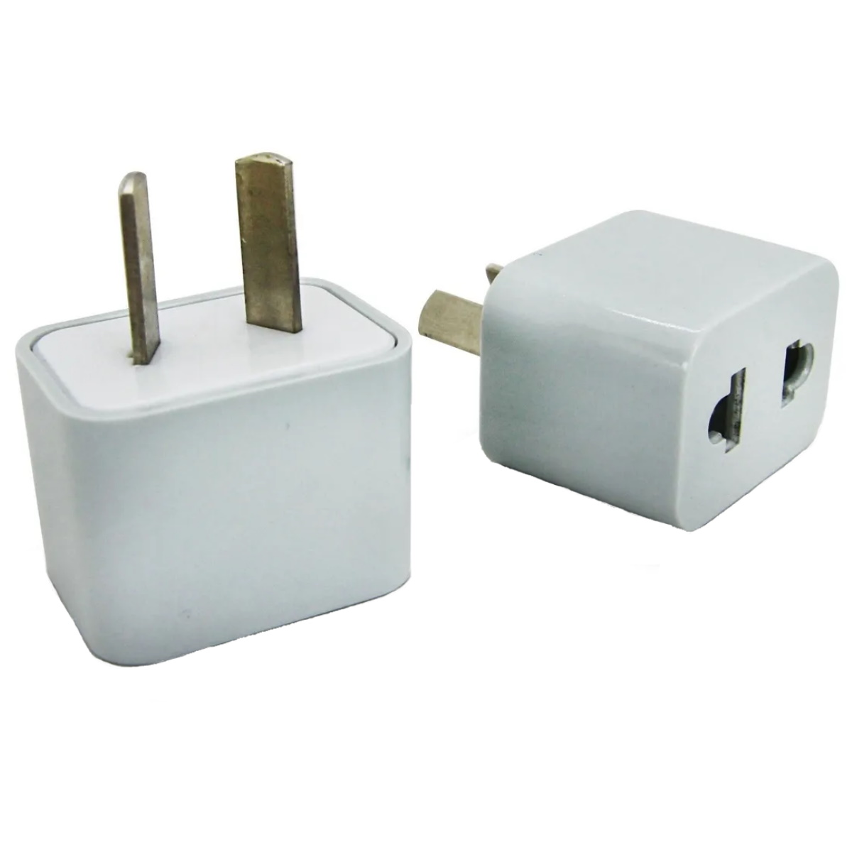 Adaptador Enchufe a 2 Patas Planas Blanco